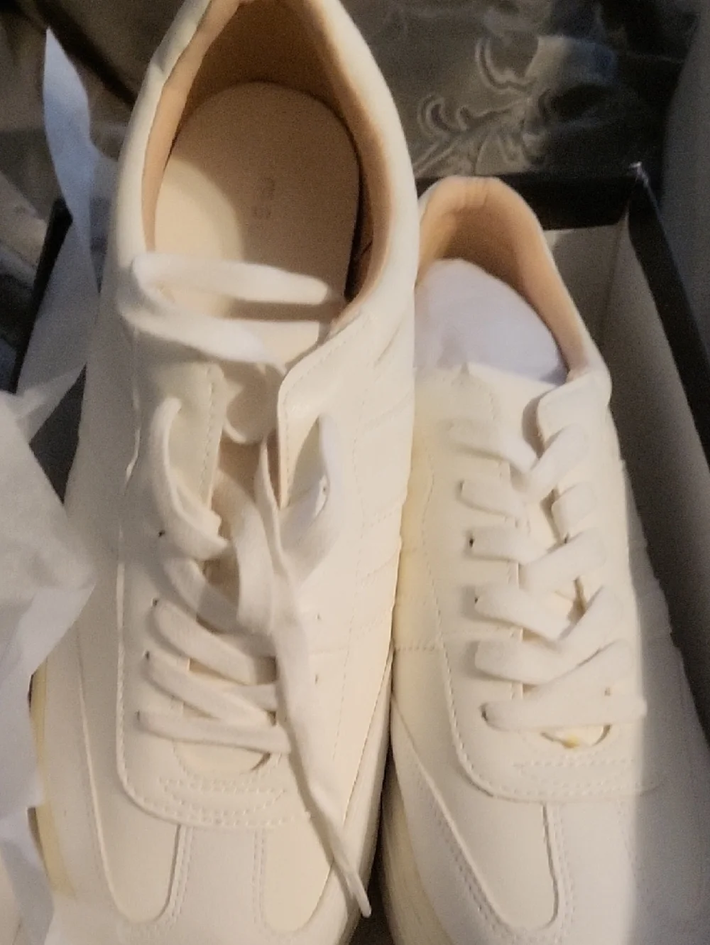 NIB Madden Girl Cream Platform Lace-Up Sneakers